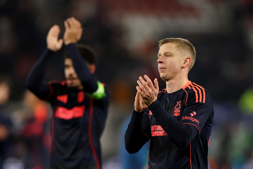 Arsenal loanee returns from 7-week injury in Europa League win 4 UTRECHT, NETHERLANDS: Oleksandr Zinchenko of Nottingham Forest applauds the fans after the UEFA Europa League 2025/26 League Phase MD6 match between FC Utrecht and Nottingham Forest FC at Stadion Galgenwaard on December 11, 2025. (Photo by Dean Mouhtaropoulos/Getty Images)
