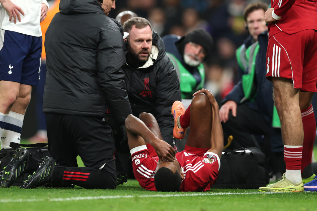LONDON, ENGLAND - DECEMBER 20: Aleksander Isak of Liverpool reacts to an injury after scoring his sides first goal during the Premier League match between Tottenham Hotspur and Liverpool at Tottenham Hotspur Stadium on December 20, 2025 in London, England. (Photo by Alex Pantling/Getty Images)