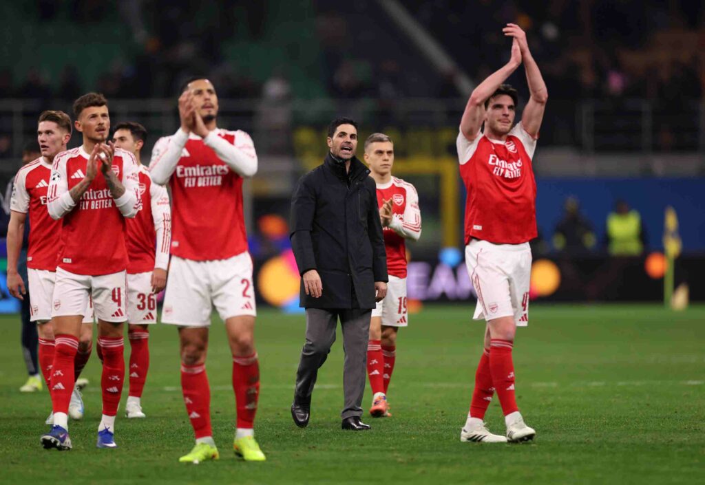 MILAN, ITALY - JANUARY 20: Mikel Arteta, Manager of Arsenal, celebrates victory with his players following the UEFA Champions League 2025/26 League Phase MD7 match between FC Internazionale Milano and Arsenal FC at Stadio San Siro on January 20, 2026 in Milan, Italy. (Photo by Carl Recine/Getty Images)