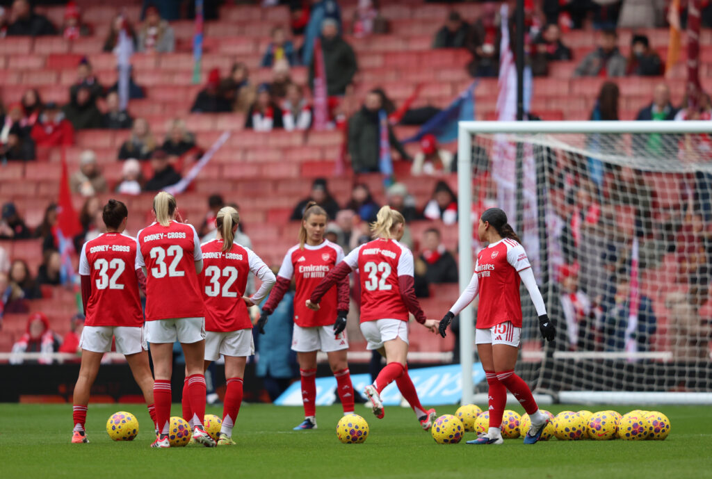 Arsenal women's midfielder granted leave following mum's cancer diagnosis 2 LONDON, ENGLAND - JANUARY 10: Players of Arsenal warm up while wearing a shirt in support of Kyra Cooney-Cross's mother prior to the Barclays Women's Super League match between Arsenal and Manchester United at Emirates Stadium on January 10, 2026 in London, England. (Photo by Tom Dulat/Getty Images)