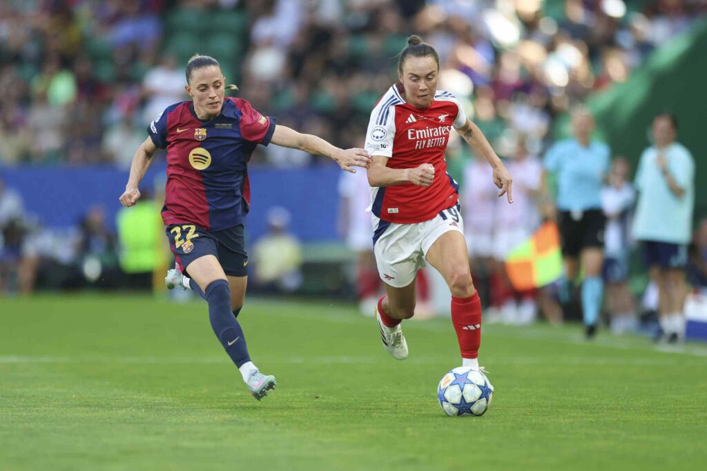 Arsenal in advanced talks to sign Batlle from Barcelona for free 2 LISBON, PORTUGAL - MAY 24: Caitlin Foord of Arsenal Women FC is challenged by Ona Batlle of FC Barcelona during the UEFA Women's Champions League final match between Arsenal WFC and FC Barcelona at Estadio Jose Alvalade on May 24, 2025 in Lisbon, Portugal. (Photo by Maja Hitij/Getty Images)