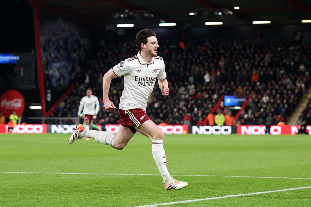 Arsenal fans debut catchy new chant at Bournemouth game 3 Declan Rice of Arsenal celebrates scoring his team's second goal during the Premier League match between Bournemouth and Arsenal at Vitality Stadium on January 03, 2026 in Bournemouth, England. (Photo by Michael Steele/Getty Images)