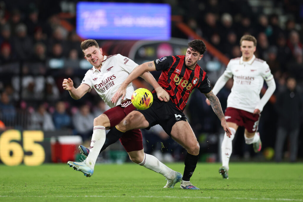 Declan Rice explains the importance of Viktor Gyokeres 2 BOURNEMOUTH, ENGLAND - JANUARY 03: Viktor Gyoekeres of Arsenal and Marcos Senesi of AFC Bournemouth battle for possession during the Premier League match between Bournemouth and Arsenal at Vitality Stadium on January 03, 2026 in Bournemouth, England. (Photo by Michael Steele/Getty Images)