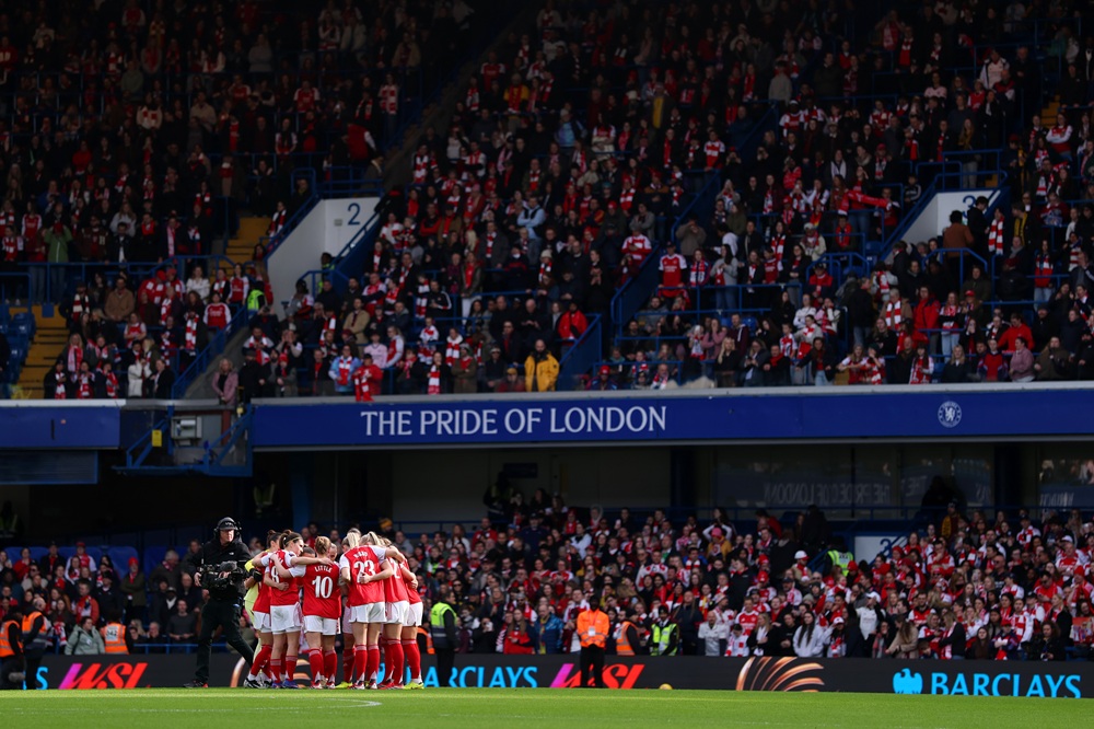 Players of Arsenal huddle together prior to the Barclays Women's Super League match between Chelsea FC and Arsenal at Stamford Bridge on January 24, 2026 in London, England. (Photo by Alex Pantling/Getty Images)