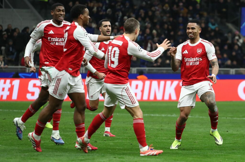 MILAN, ITALY - JANUARY 20: Gabriel Jesus of Arsenal FC celebrates with his team-mates after scoring their team's secons goal during the UEFA Champions League 2025/26 League Phase MD7 match between FC Internazionale Milano and Arsenal FC at Stadio San Siro on January 20, 2026 in Milan, Italy. (Photo by Marco Luzzani/Getty Images)