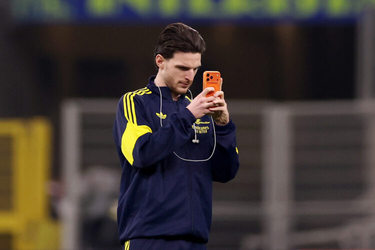 MILAN, ITALY - JANUARY 20: Declan Rice of Arsenal takes photos inside the stadium prior to the UEFA Champions League 2025/26 League Phase MD7 match...