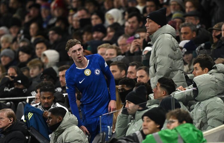 Cole Palmer of Chelsea is substituted off during the Premier League match between Fulham and Chelsea at Craven Cottage on January 07, 2026 in Londo...