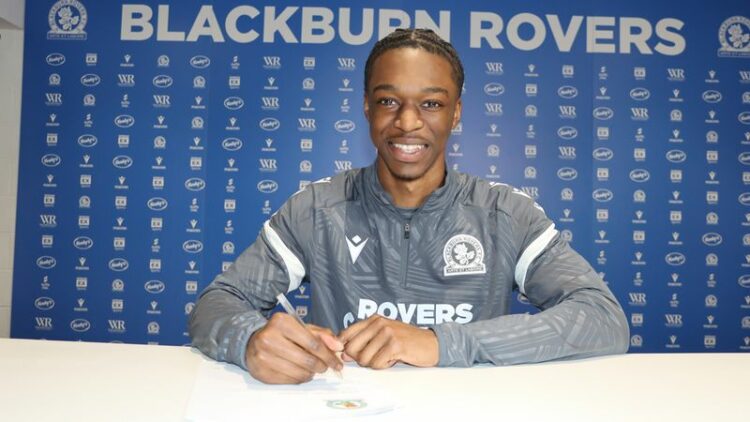 Osman Kamara signing for Blackburn Rovers (Photo via Rovers.co.uk)