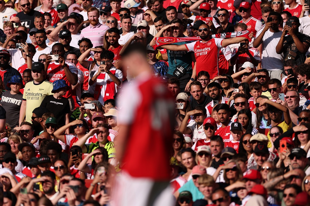 Fans look at Declan Rice of Arsenal during the pre-season friendly match between Arsenal and Athletic Club at Emirates Stadium on August 09, 2025 in London, England. (Photo by Alex Pantling/Getty Images)