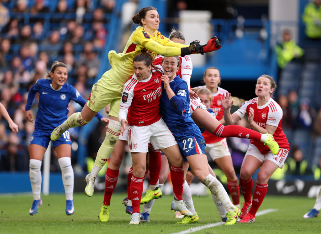 LONDON, ENGLAND - JANUARY 24: Anneke Borbe of Arsenal clashes with Lucy Bronze of Chelsea during the Barclays Women's Super League match between Chelsea FC and Arsenal at Stamford Bridge on January 24, 2026 in London, England. (Photo by Alex Pantling/Getty Images)