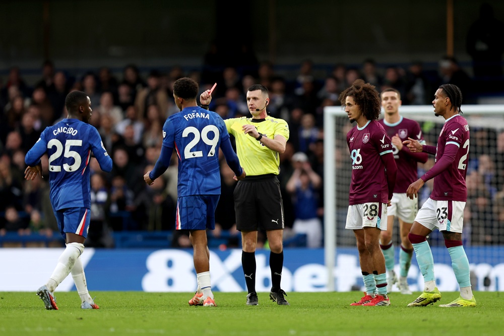 2 more Chelsea players could miss Arsenal after red card & injury 2 Wesley Fofana of Chelsea is shown a red card by match referee Lewis Smith during the Premier League match between Chelsea and Burnley at Stamford Bridge on February 21, 2026 in London, England. (Photo by Jasper Wax/Getty Images)