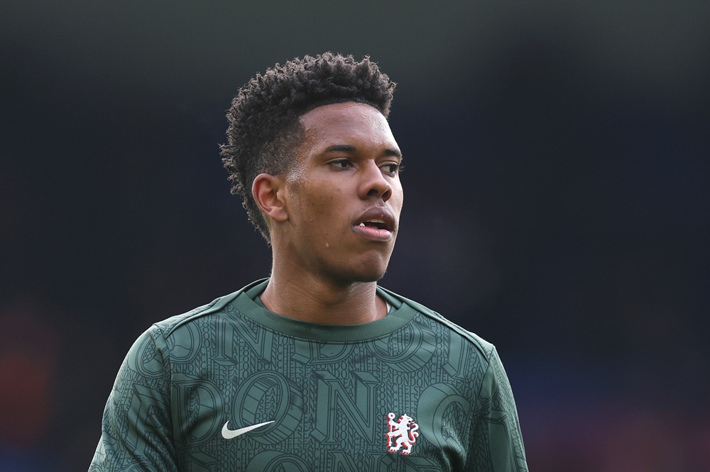 Chelsea star could miss Arsenal clash through compassionate leave 1 Estevao of Chelsea looks on during the warm up prior to the Premier League match between Crystal Palace and Chelsea at Selhurst Park on January 25,...