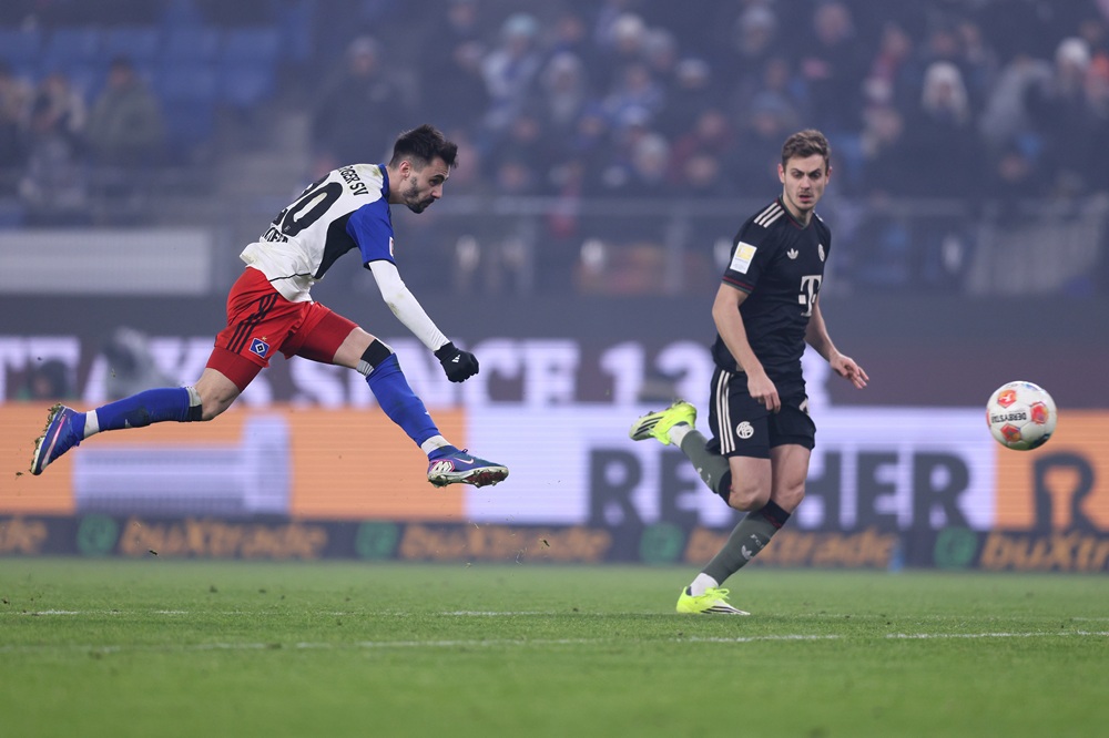 Fabio Vieira of Hamburger SV shoots during the Bundesliga match between Hamburger SV and FC Bayern München at Volksparkstadion on January 31, 2026 in Hamburg, Germany. (Photo by Selim Sudheimer/Getty Images)