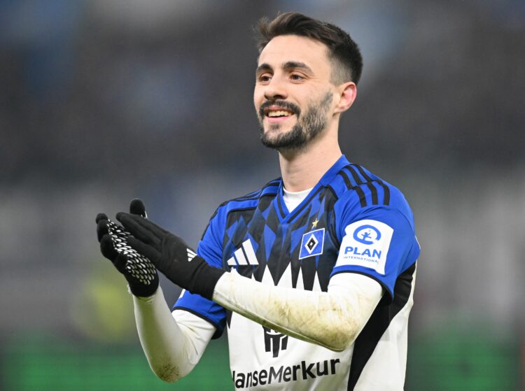 HAMBURG, GERMANY - JANUARY 31: Fabio Vieira of Hamburg SV gestures during the Bundesliga match between Hamburger SV and FC Bayern München at Volksp...