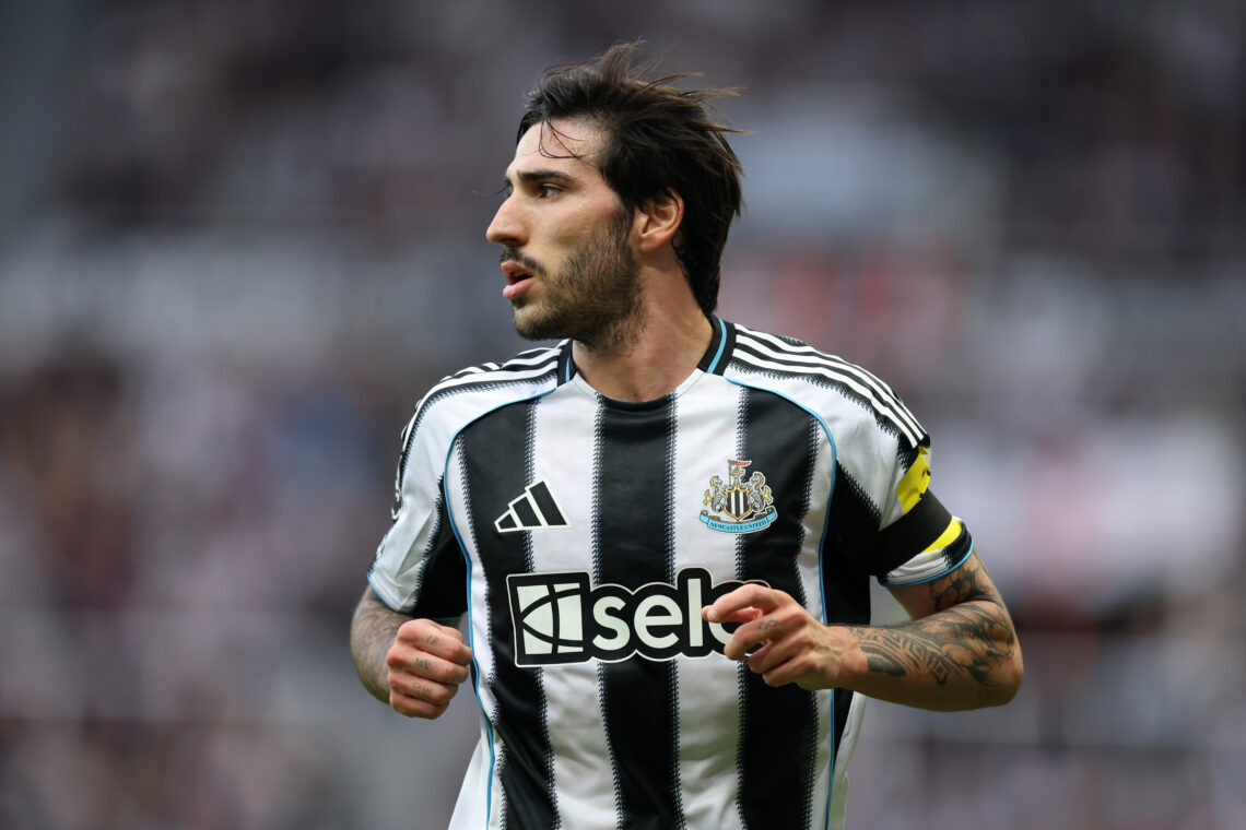 NEWCASTLE UPON TYNE, ENGLAND - SEPTEMBER 28: Sandro Tonali of Newcastle United looks on during the Premier League match between Newcastle United an...