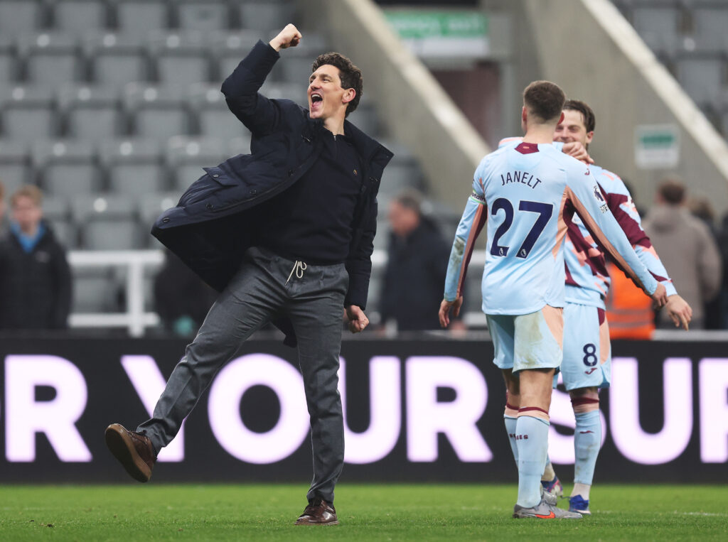 NEWCASTLE UPON TYNE, ENGLAND - FEBRUARY 07: Keith Andrews, Manager of Brentford, celebrates his sides victory after the Premier League match between Newcastle United and Brentford at St James' Park on February 07, 2026 in Newcastle upon Tyne, England. (Photo by George Wood/Getty Images)