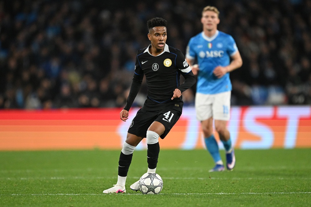 Chelsea star could miss Arsenal clash through compassionate leave 3 Estevao of Chelsea FC during the UEFA Champions League 2025/26 League Phase MD8 match between SSC Napoli and Chelsea FC at Stadio Diego Armando Maradona on January 28, 2026 in Naples, Italy. (Photo by Francesco Pecoraro/Getty Images)