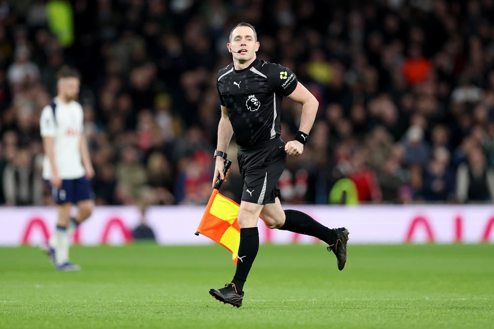 FIFA set to introduce 3 new anti-timewasting measures 2 Assistant Referee Edward Smart looks on after technical issues with the match officials' communication devices during the Premier League match between Tottenham Hotspur and Arsenal at Tottenham Hotspur Stadium on February 22, 2026 in London, England. (Photo by Justin Setterfield/Getty Images)
