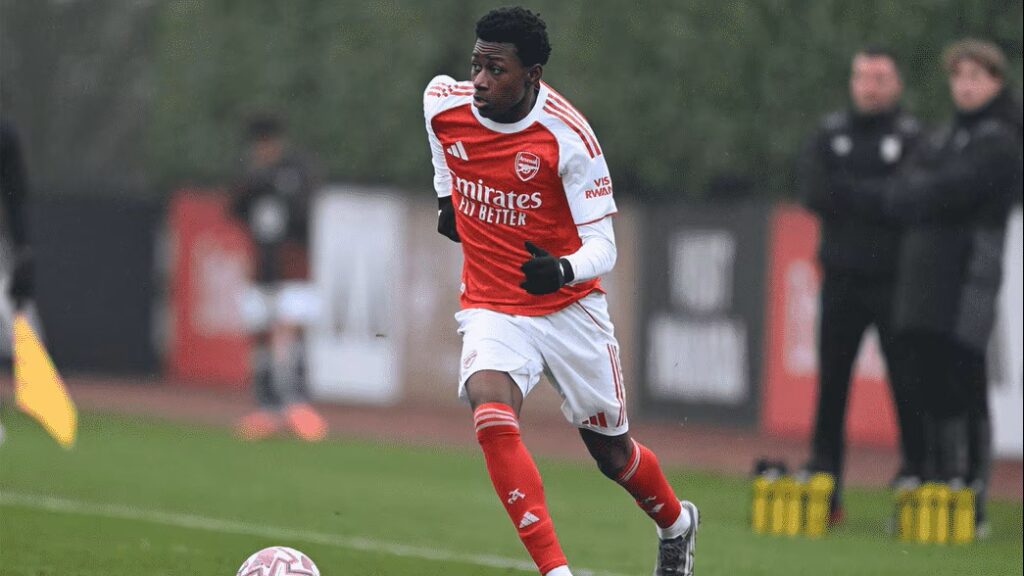 Abraham Owusu-Gyasi playing for the Arsenal u18s (Photo via Arsenal.com)