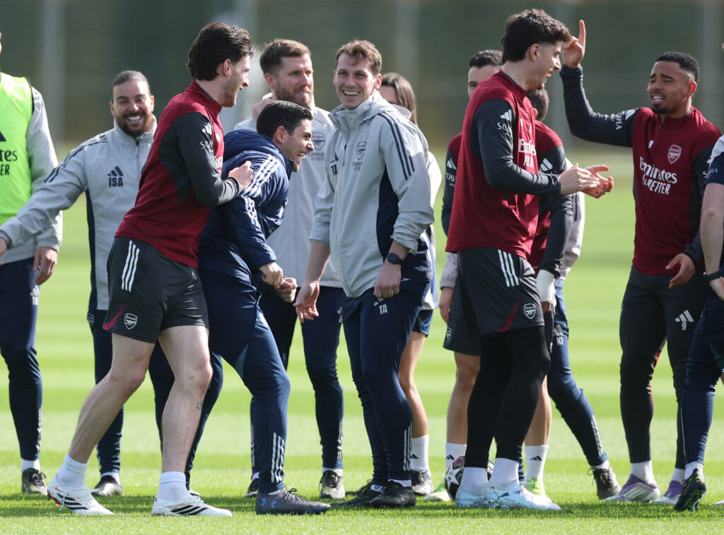 LONDON COLNEY, ENGLAND - MARCH 10: Mikel Arteta, Manager of Arsenal interacts with players during a Arsenal FC training session at Sobha Realty Training Centre on March 10, 2026 in London Colney, England. (Photo by Richard Pelham/Getty Images)
