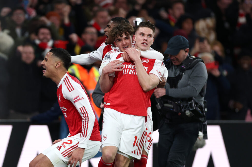LONDON, ENGLAND - MARCH 14: Viktor Gyoekeres of Arsenal celebrates scoring his team's first goal with teammates during the Premier League match between Arsenal and Everton at Emirates Stadium on March 14, 2026 in London, England. (Photo by Alex Pantling/Getty Images)