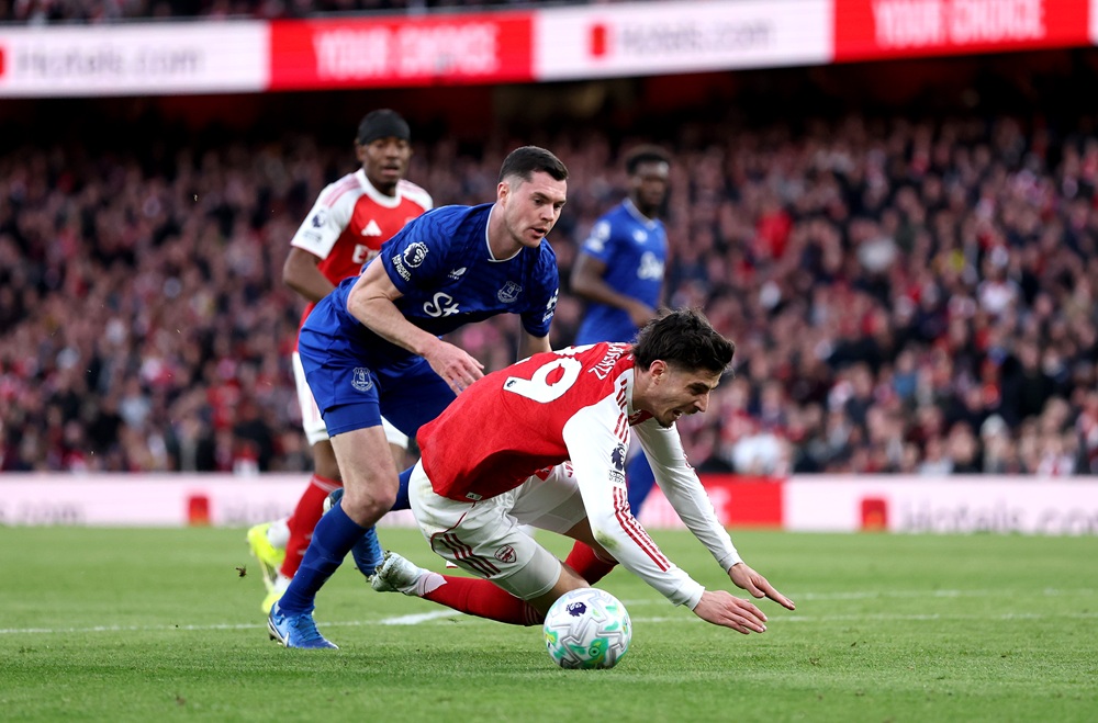 Ex-refs & pundits agree on Arsenal penalty claim vs Everton 2 Kai Havertz of Arsenal is challenged by Michael Keane of Everton during the Premier League match between Arsenal and Everton at Emirates Stadium on March 14, 2026 in London, England. (Photo by Justin Setterfield/Getty Images)