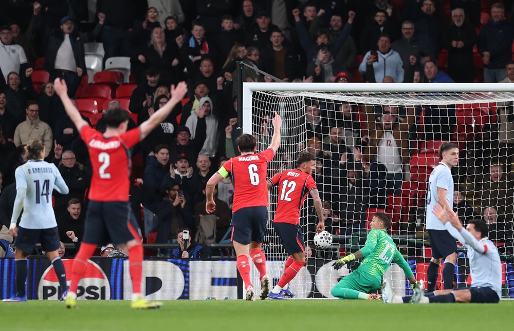 Ben White's teammates & manager address England boos 3 Ben White of England scores his team's first goal during the international friendly match between England and Uruguay at Wembley Stadium on March 27, 2026 in London, England. (Photo by Julian Finney/Getty Images)