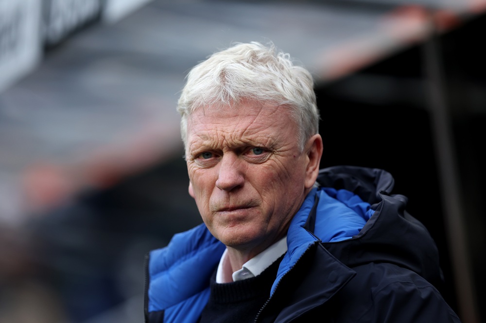 David Moyes, Manager of Everton, looks on prior to the Premier League match between Newcastle United and Everton at St James' Park on February 28, ...