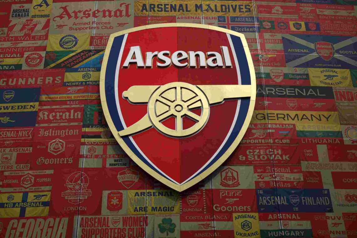 LONDON, ENGLAND - OCTOBER 04: The Arsenal badge is seen on the outside of the stadium prior to the Premier League match between Arsenal and West Ha...