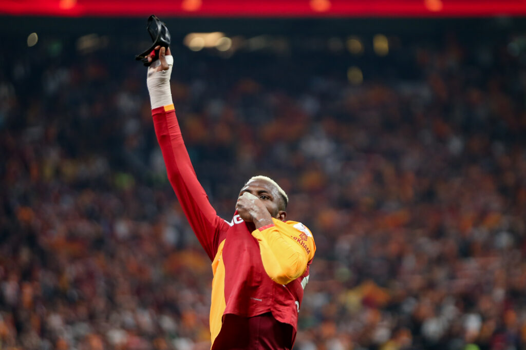 Victor Osimhen of Galatasaray celebrates after scoring his team's first goal during the Trendyol Süper Lig match between Galatasaray SK and Fenerbahçe SK
