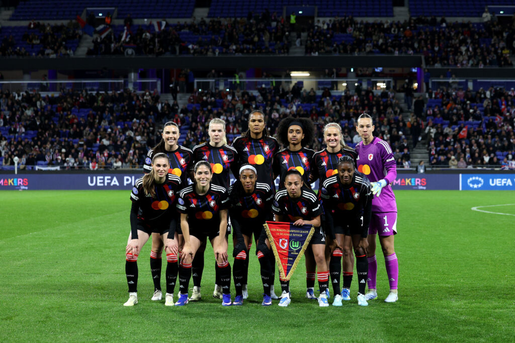 DECINES-CHARPIEU, FRANCE - APRIL 02: Players of OL Lyonnes pose for a team photograph prior to the UEFA Women's Champions League 2025/26 Quarter-finals Second Leg match between OL Lyonnes and VfL Wolfsburg at OL Stadium on April 02, 2026 in Decines-Charpieu, France. (Photo by Pauline Figuet/Getty Images)