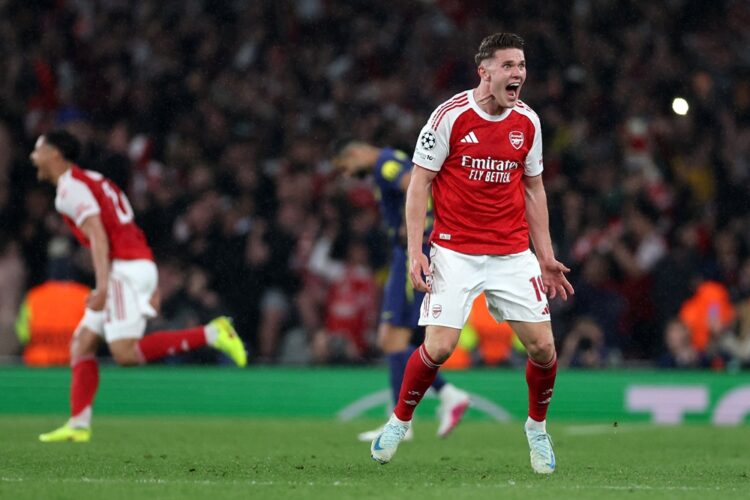 Viktor Gyoekeres of Arsenal celebrates progressing to the final of the UEFA Champions League 2025/26 after the team's victory in the UEFA Champions...