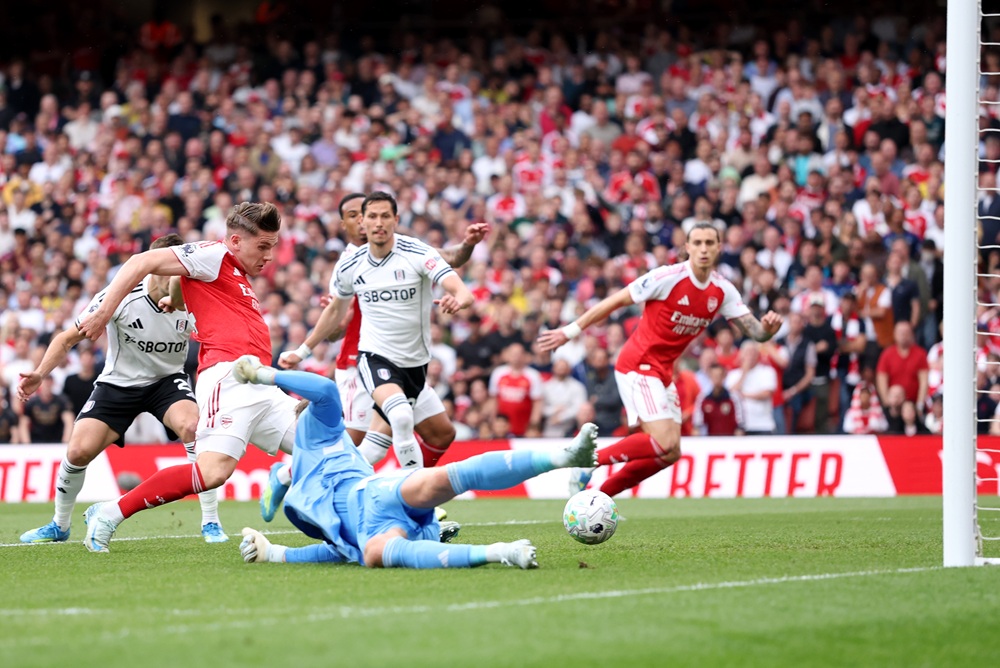 Viktor Gyoekeres of Arsenal scores his team's first goal during the Premier League match between Arsenal and Fulham at Emirates Stadium on May 02, 2026 in London, England. (Photo by Justin Setterfield/Getty Images)