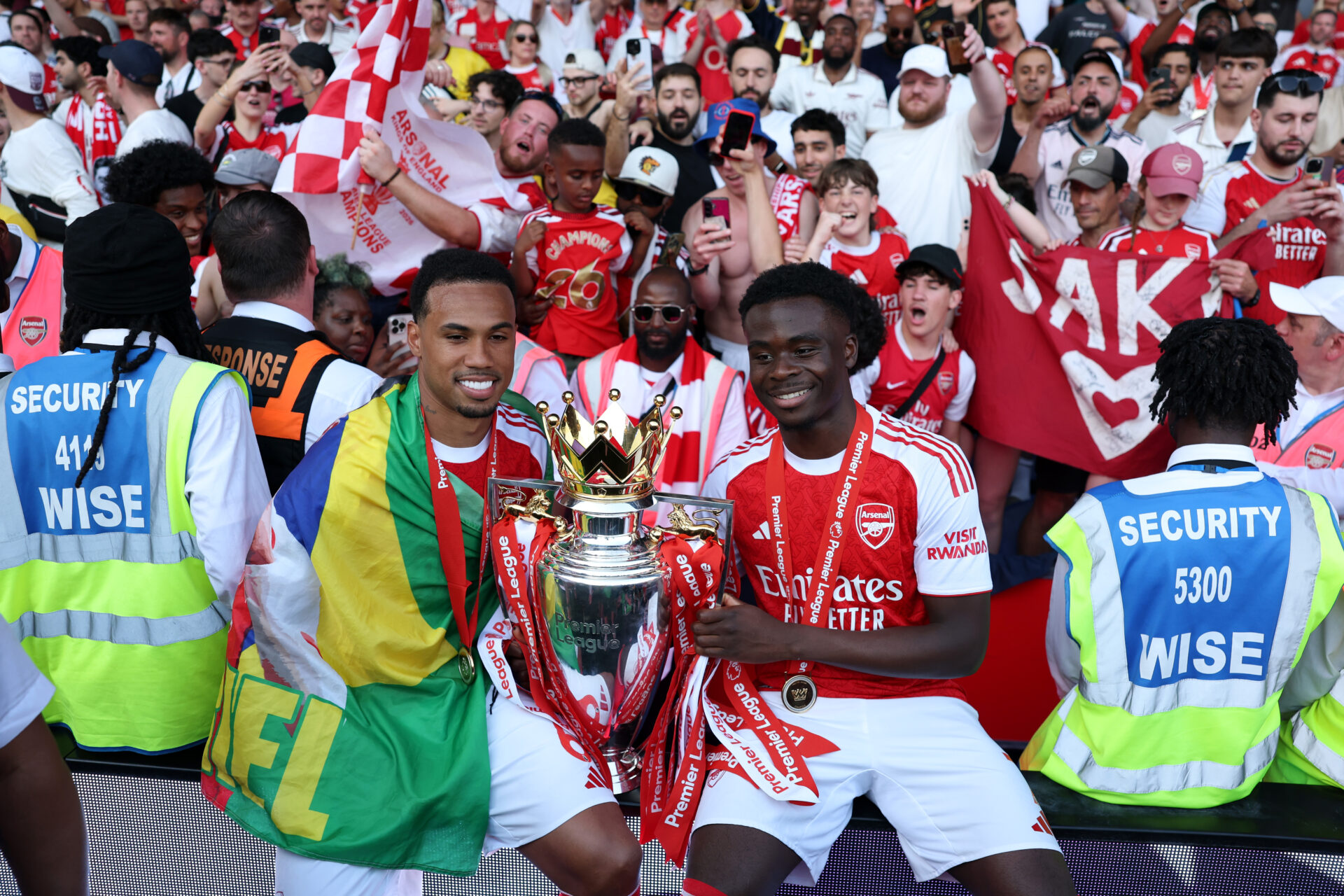 Best photos as Arsenal lift Premier League trophy 11 LONDON, ENGLAND - MAY 24: Gabriel and Bukayo Saka of Arsenal celebrate with the Premier League Trophy, as Arsenal are crowned the Champions of the Premier League for the 2025/26 Season, after the Premier League match between Crystal Palace and Arsenal at Selhurst Park on May 24, 2026 in London, England. (Photo by Justin Setterfield/Getty Images)