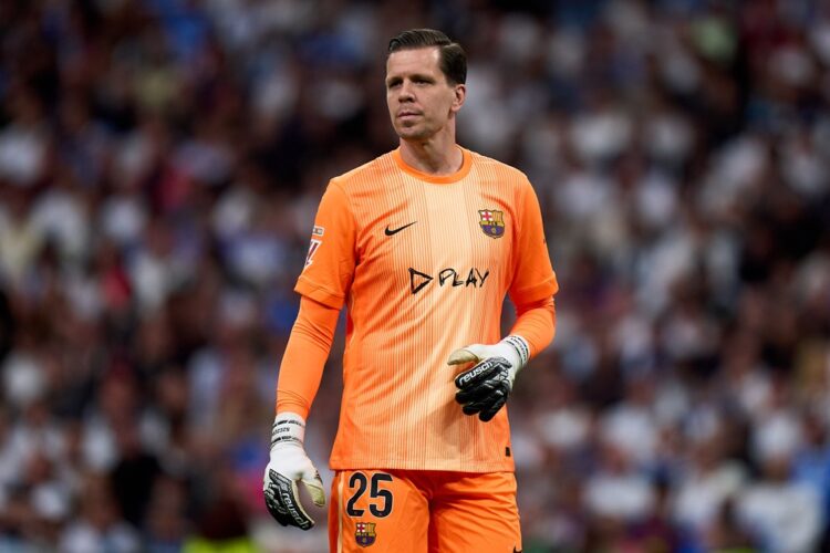 Wojciech Szczesny of FC Barcelona looks on during the LaLiga EA Sports match between Real Madrid CF and FC Barcelona at Estadio Santiago Bernabeu o...