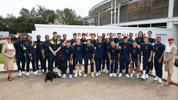 Arsenal squad pre-Budapest (Photo via Arsenal.com)