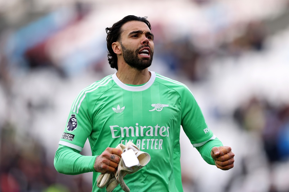 David Raya of Arsenal celebrates at full time following victory during the Premier League match between West Ham United and Arsenal at London Stadi...