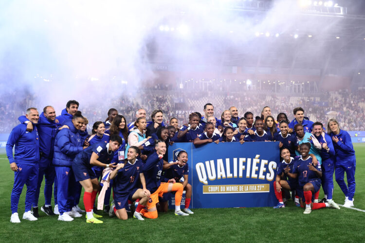 Players of France celebrate after qualifying for the FIFA Women's World Cup 2027 following the FIFA Women's World Cup 2027 Qualifier match between ...