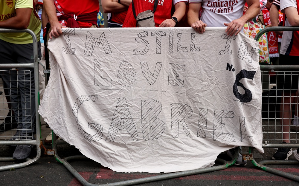 Arsenal fans buy Gabriel shirts after final miss 4 A detailed view of a banner which reads "I'm Still In Love Gabriel" on May 31, 2026 in Islington, England. Arsenal clinched their first Premier League title in 22 years earlier this month. (Photo by Alex Pantling/Getty Images)