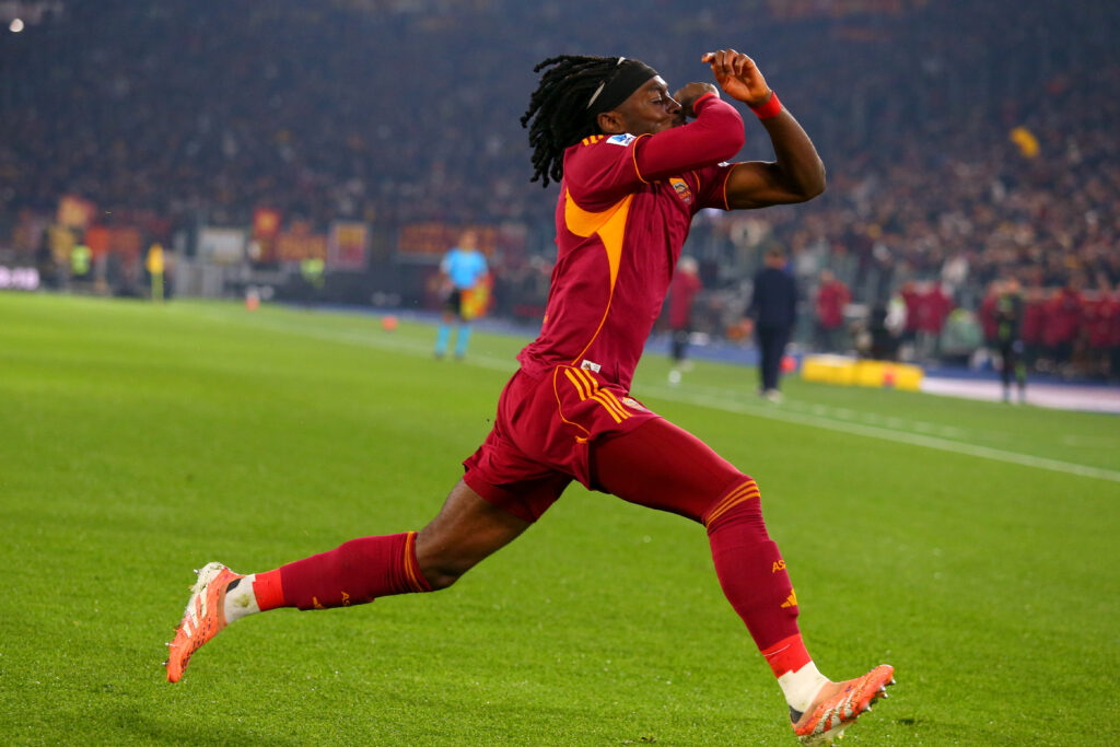 Arsenal make fresh contact over €40m Manu Kone 2 Manu Kone of AS Roma celebrates after scoring the team's second goal during the Serie A match between AS Roma and Genoa CFC at Stadio Olimpico on December 29, 2025 in Rome, Italy