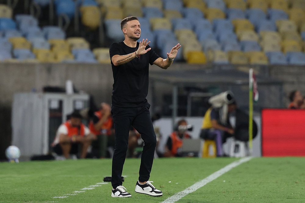 Martin Anselmi head coach of Botafogo gestures during the match between Fluminense and Botafogo as part of Brasileirao 2026 at Maracana Stadium on February 12, 2026 in Rio de Janeiro, Brazil. (Photo by Wagner Meier/Getty Images)
