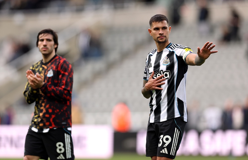 Bruno Guimaraes of Newcastle United acknowledges the fans after the Premier League match between Newcastle United and Bournemouth at St James' Park on April 18, 2026 in Newcastle upon Tyne, England. (Photo by Stu Forster/Getty Images)