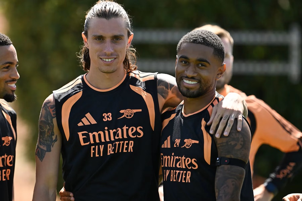Reiss Nelson and Riccardo Calafiori during Arsenal pre-season (Photo via Arsenal.com)