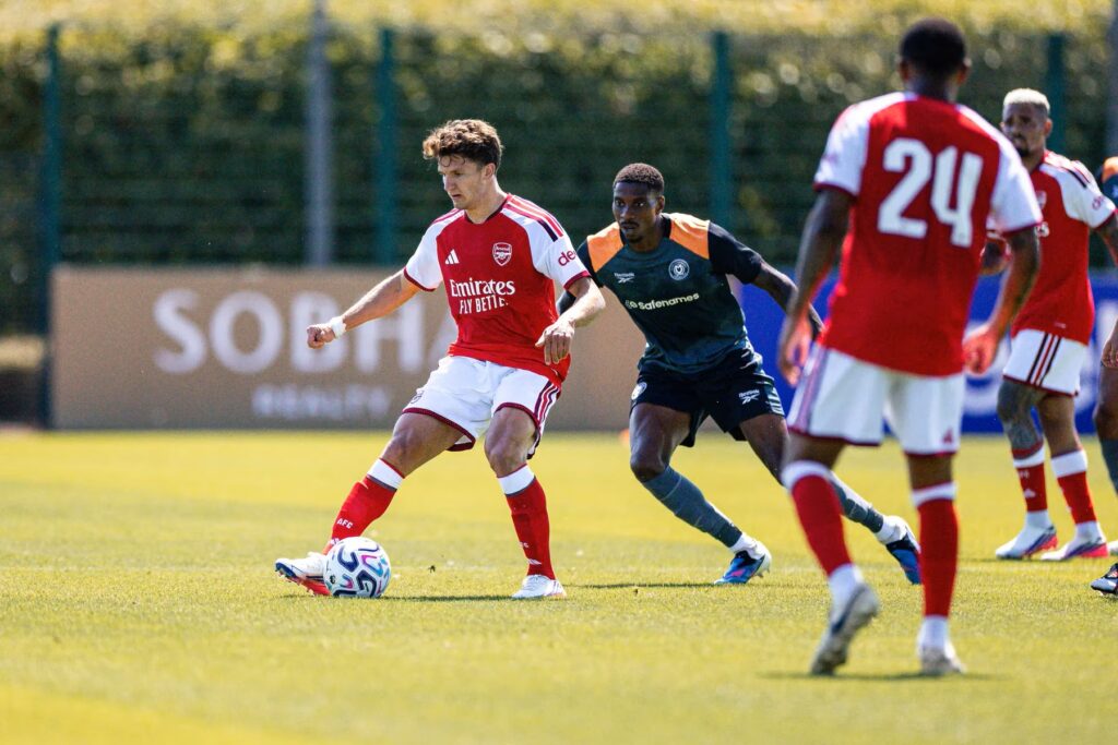 Christos Tzolis playing for Arsenal (Photo via Arsenal.com)