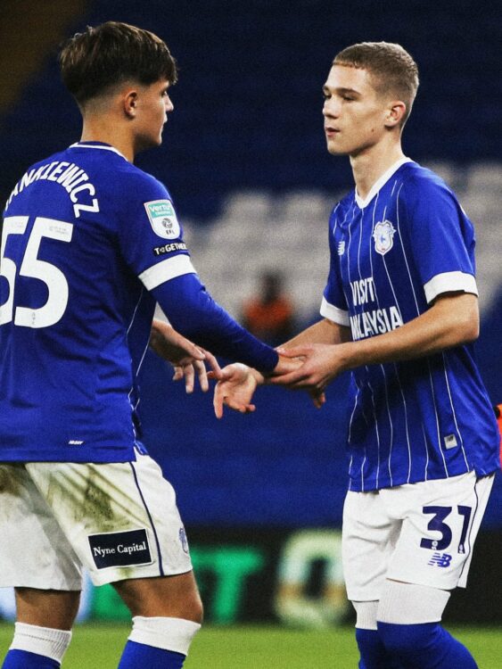 Axel Donczew with Cardiff City (Photo via Instagram)