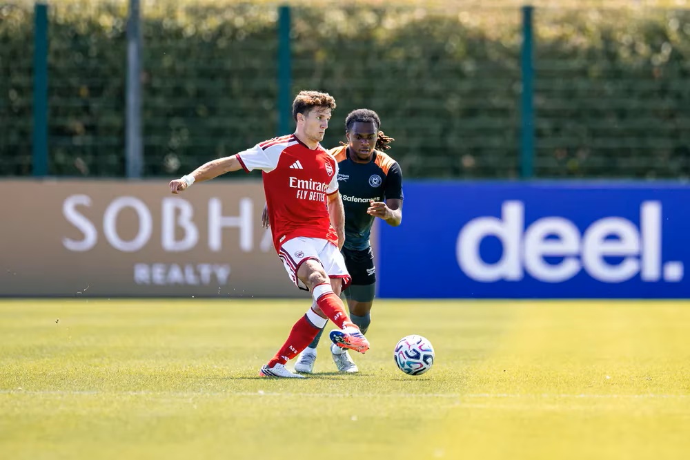 Christos Tzolis playing for Arsenal (Photo via Arsenal.com)