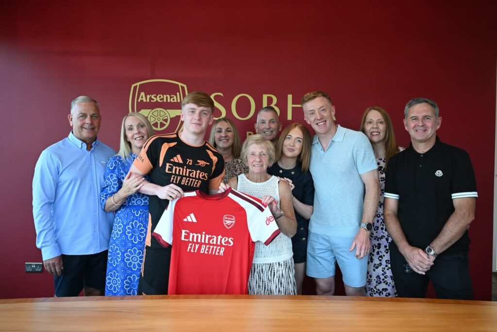 Arsenal confirm new contract for young talent 2 Callan Hamill signing his first professional contract (Photo via Hamill on Instagram)