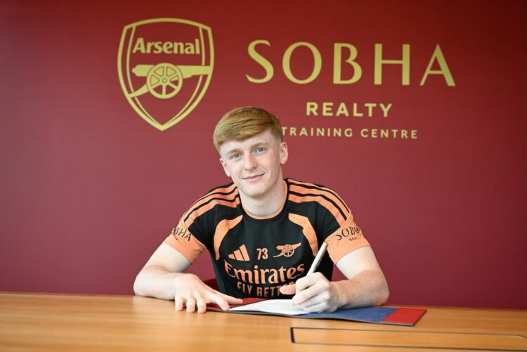 Callan Hamill signing his first professional contract (Photo via Hamill on Instagram)