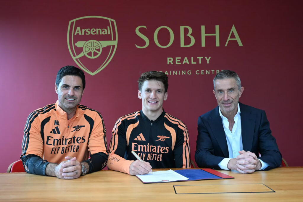 Arsenal sign Christos Tzolis 2 Christos Tzolis signs for Arsenal, pictured with Mikel Arteta and Andrea Berta. Photo credit: Arsenal.com
