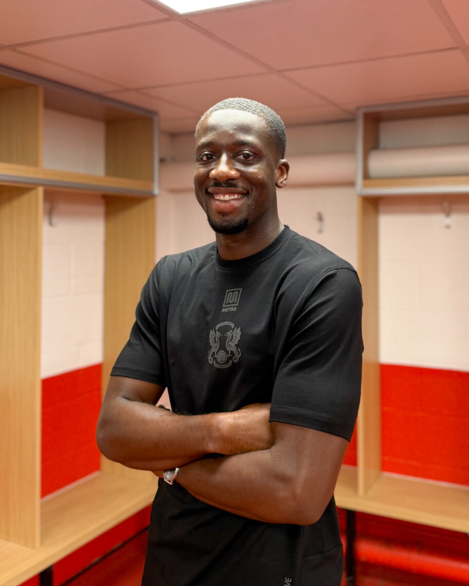 Joseph Olowu after signing for Leyton Orient (Photo via Leyton Orient on Twitter)